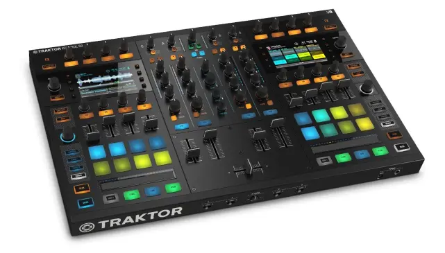 Native Instruments Kontrol S8 w/ Traktor Scratch Pro 2