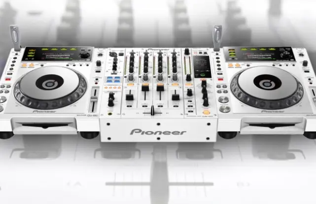 Pioneer CDJ-850-W / DJM-850-W Special Edition